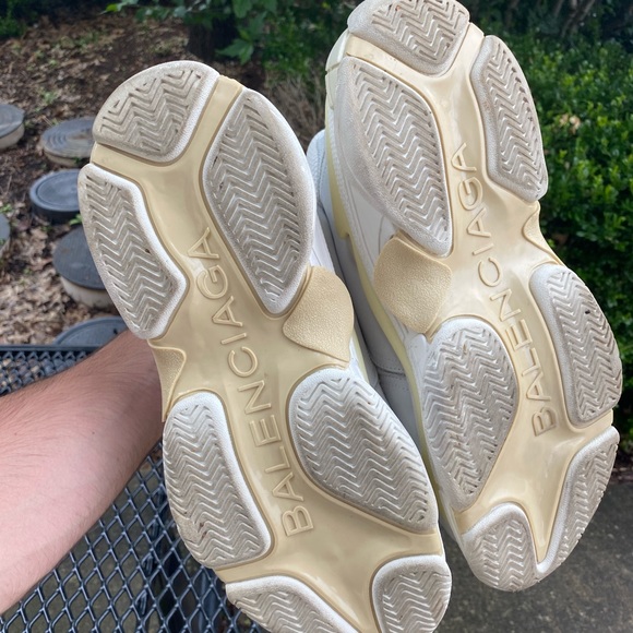 Balenciaga Triple S - Picture 5 of 8